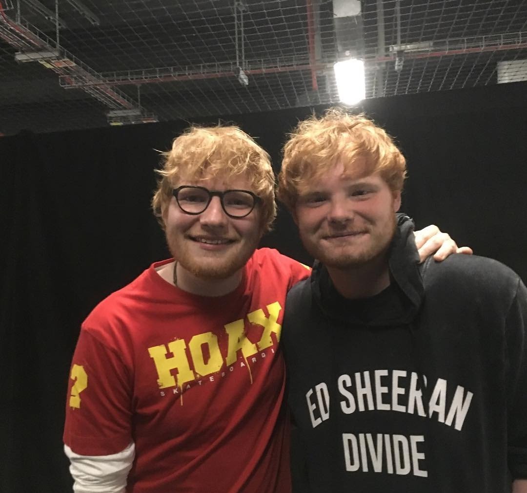 Judi Denchs Ed Sheeran Lookalike Grandson Sam Saved By Superstar After Fans Mistakenly Mobbed Him At Gig Opera News