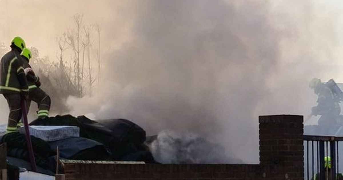 Southend United Stadium Fire Crews Rush To Tackle Astroturf Blaze Near Stadium Recap Opera News
