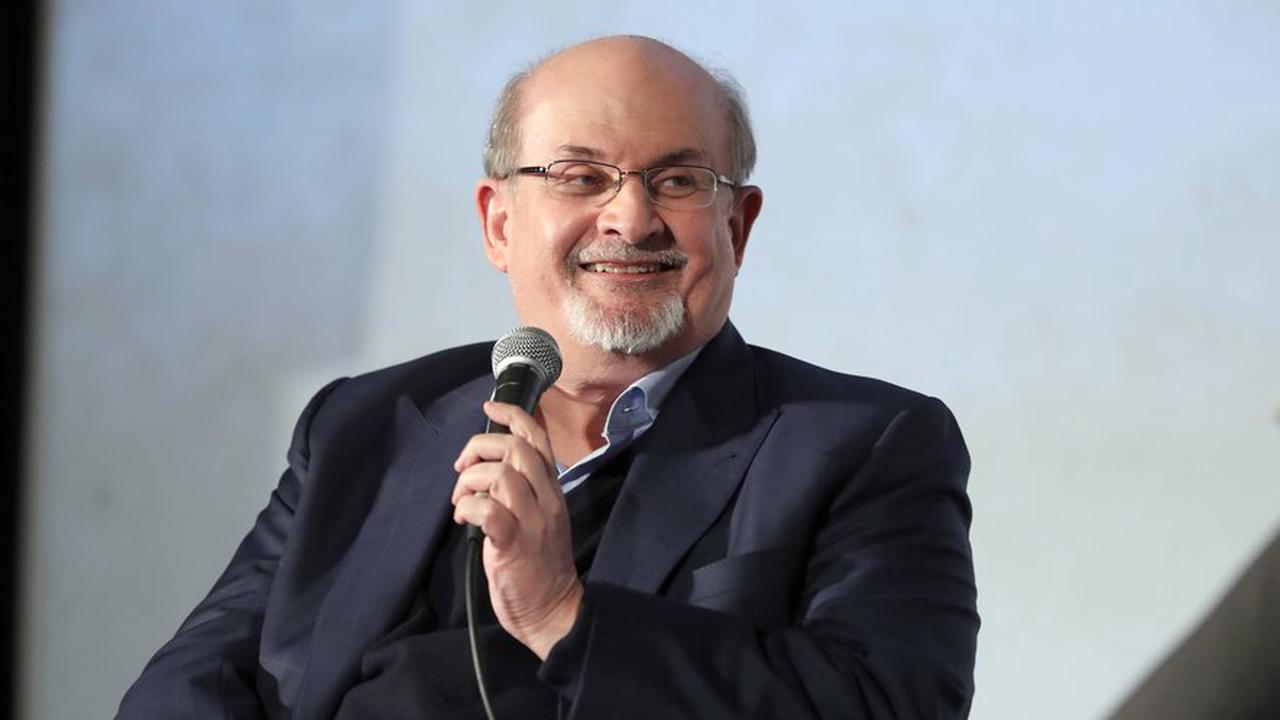 Attaque de Salman Rushdie : ce que l'on sait de son agresseur présumé, arrêté et mis en garde à vue