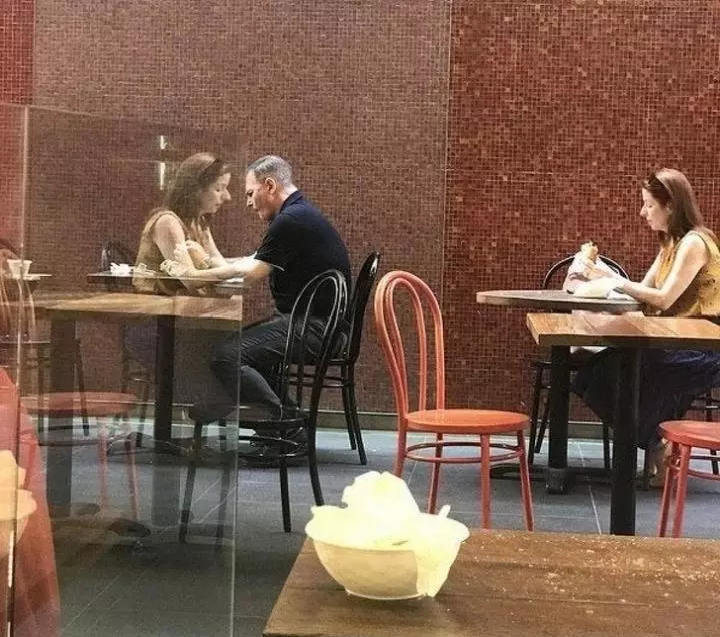 8df6c22fbd0d77e66b150c86e0f40a9d?quality=uhq&format=webp&resize=720&watermark=true