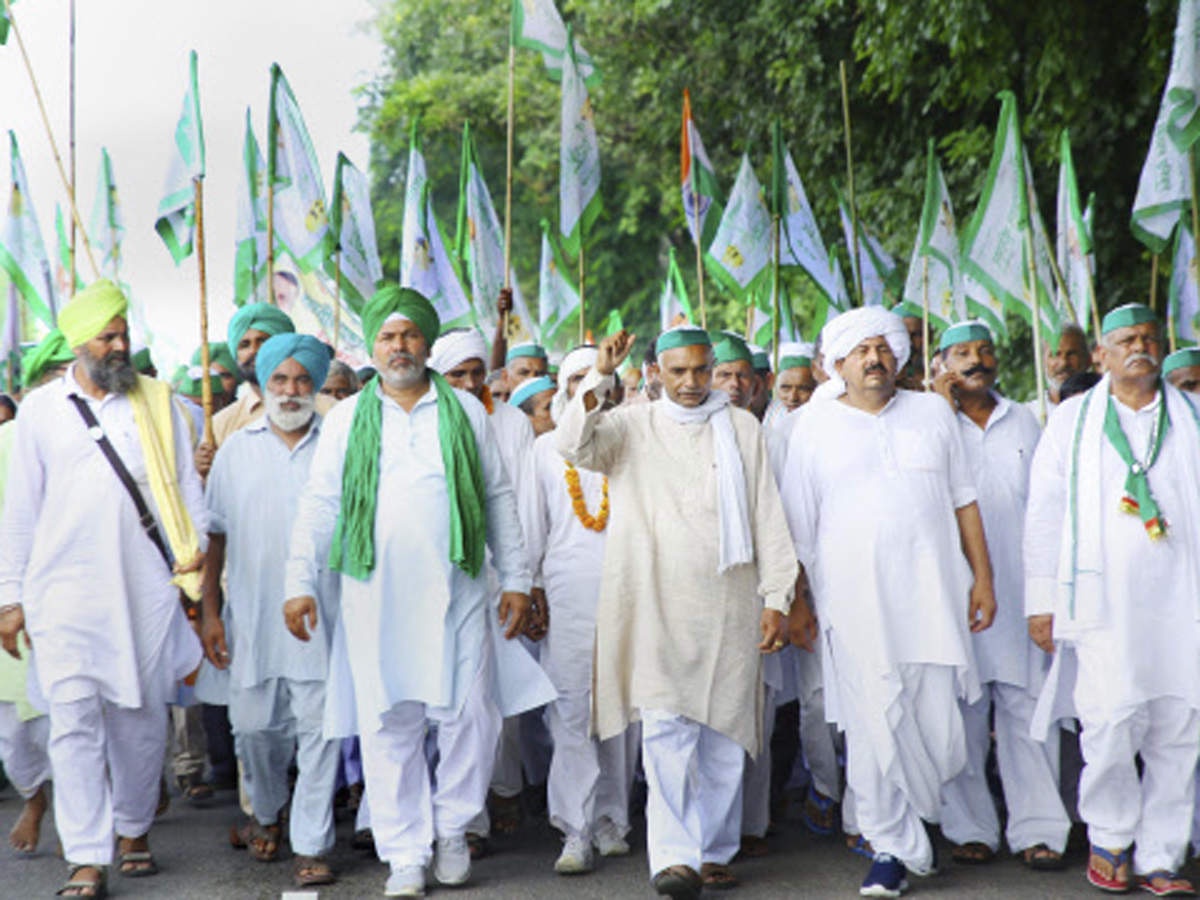 छोटे भाई के आंसू व्यर्थ नहीं जाएंगे, एक- एक सिपाही दिल्ली कूच करें- Naresh Tikait