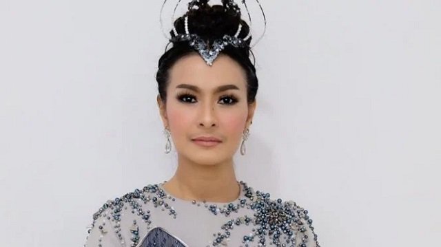 iis dahlia terima aliran dana