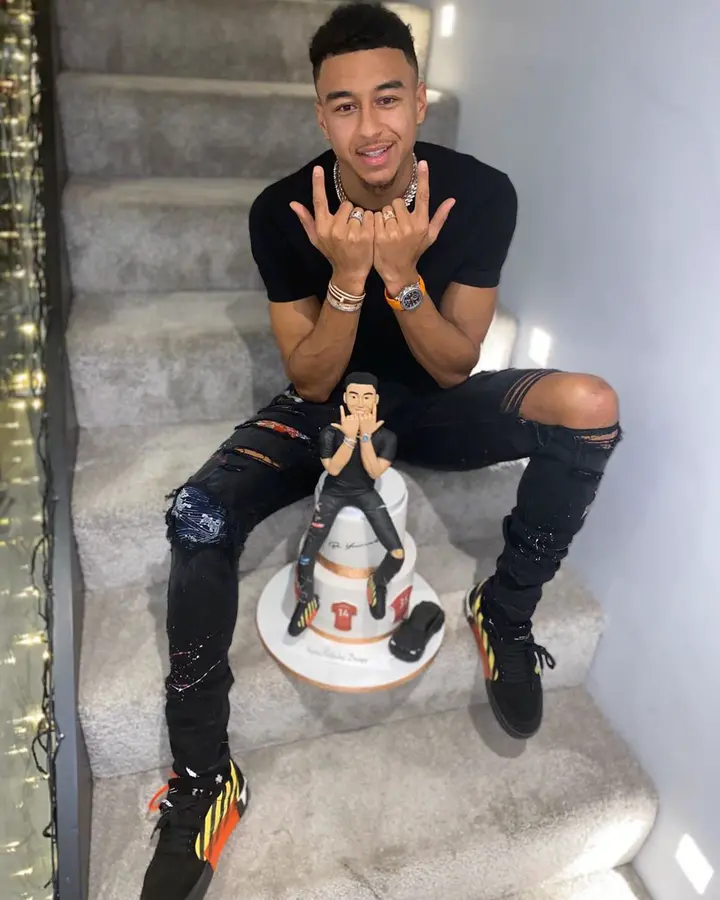 JEY🥇 on X: The Drip War is on!!!!!! Benzema or Memphis