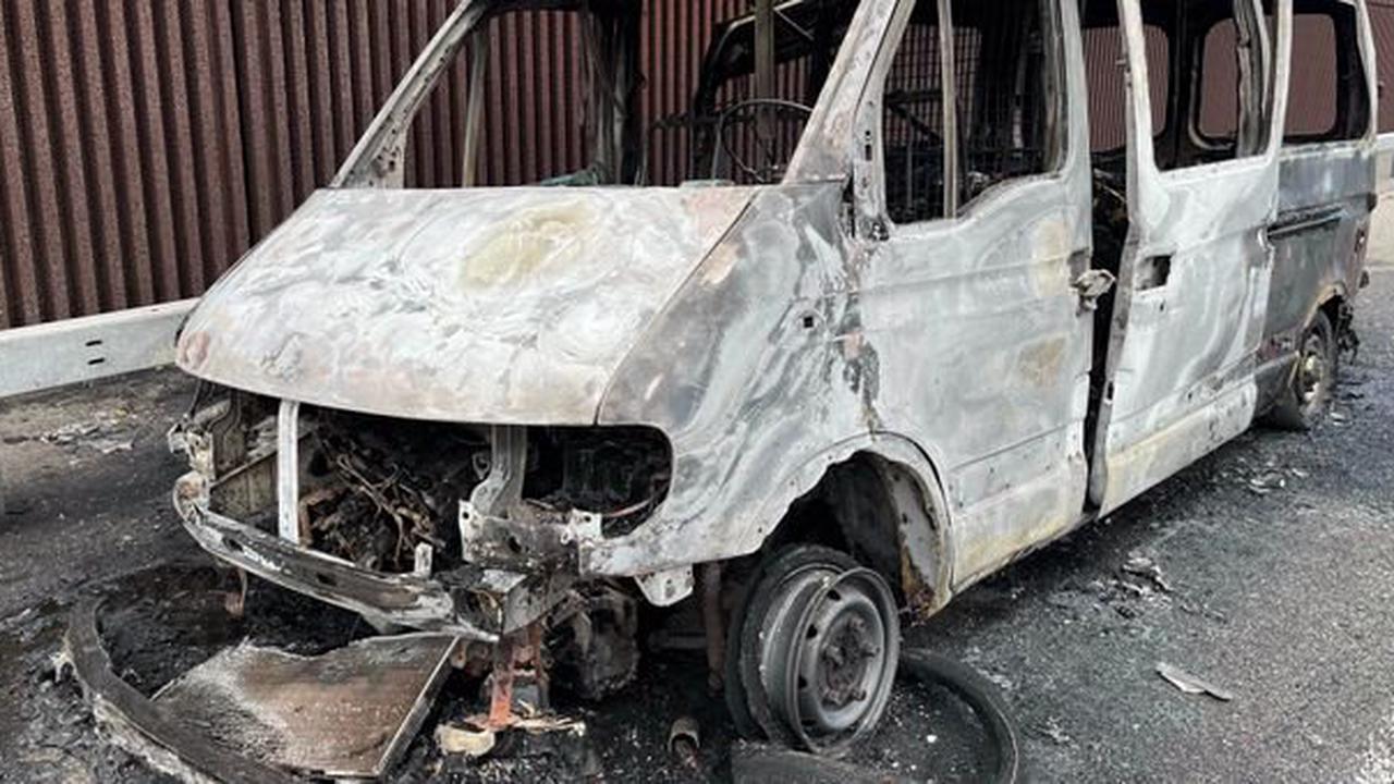 Sargans SG: Fahrzeugbrand nach Auffahrunfall