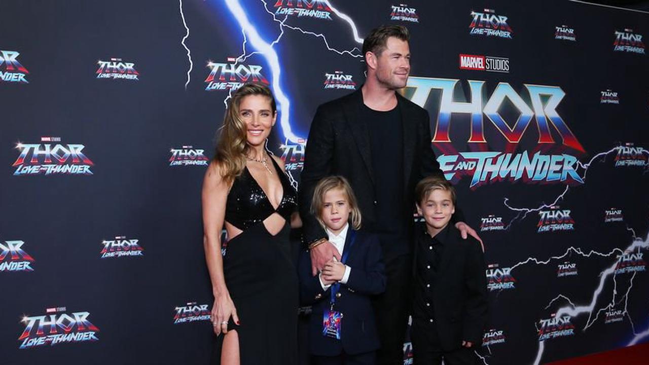 Selten: Chris Hemsworth mit Frau und Kindern auf Red Carpet