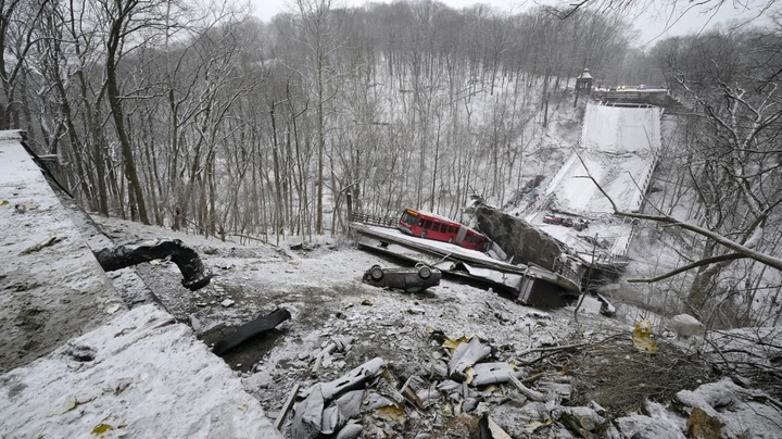 10 people injured after snow-covered bridge collapses in Pittsburgh  (photos)