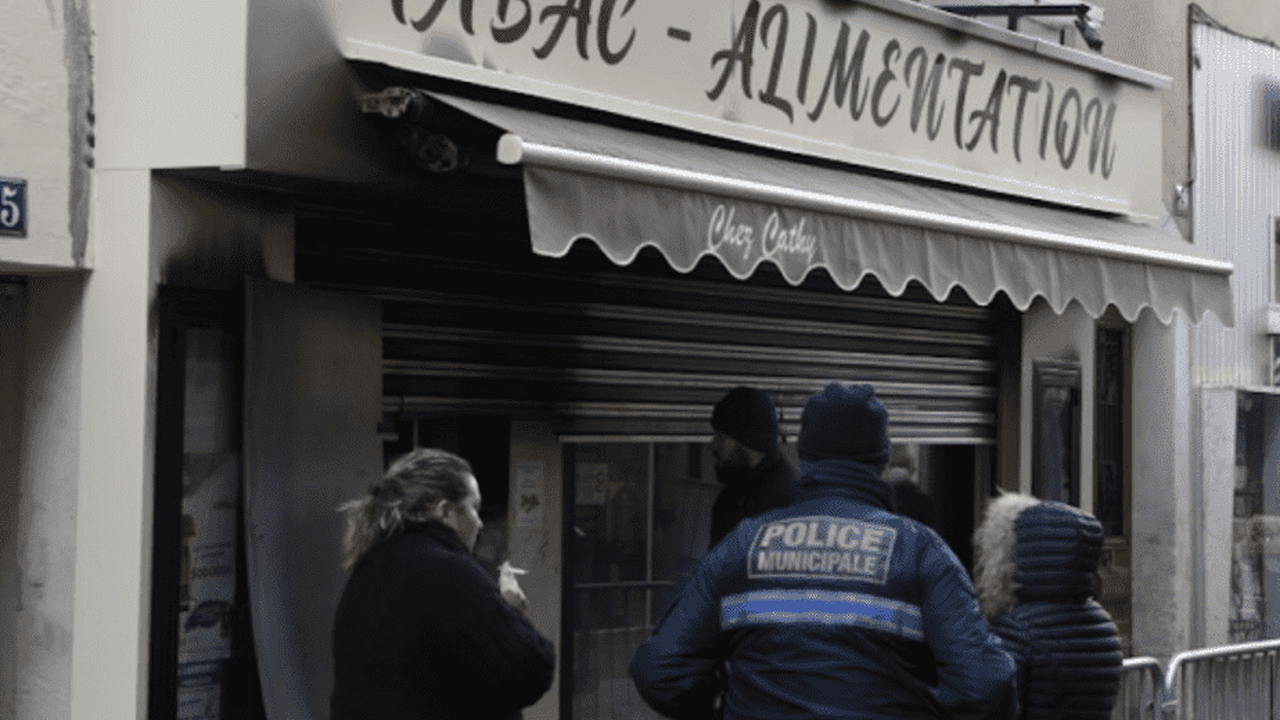 Digne-les-Bains : l'épicerie-tabac "Chez Cathy" dévasté par les flammes dans la nuit