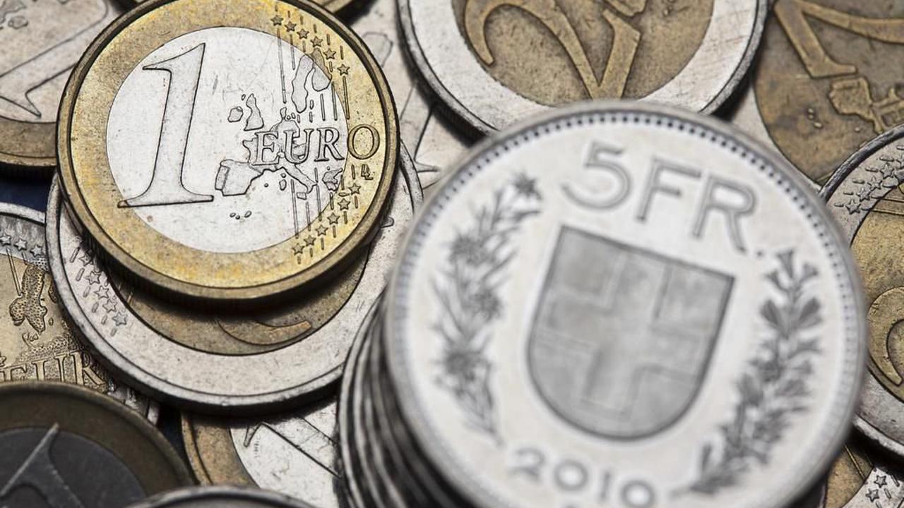 Tiefster Stand seit 2015 – Euro-Kurs sinkt unter die Franken-Euro-Parität