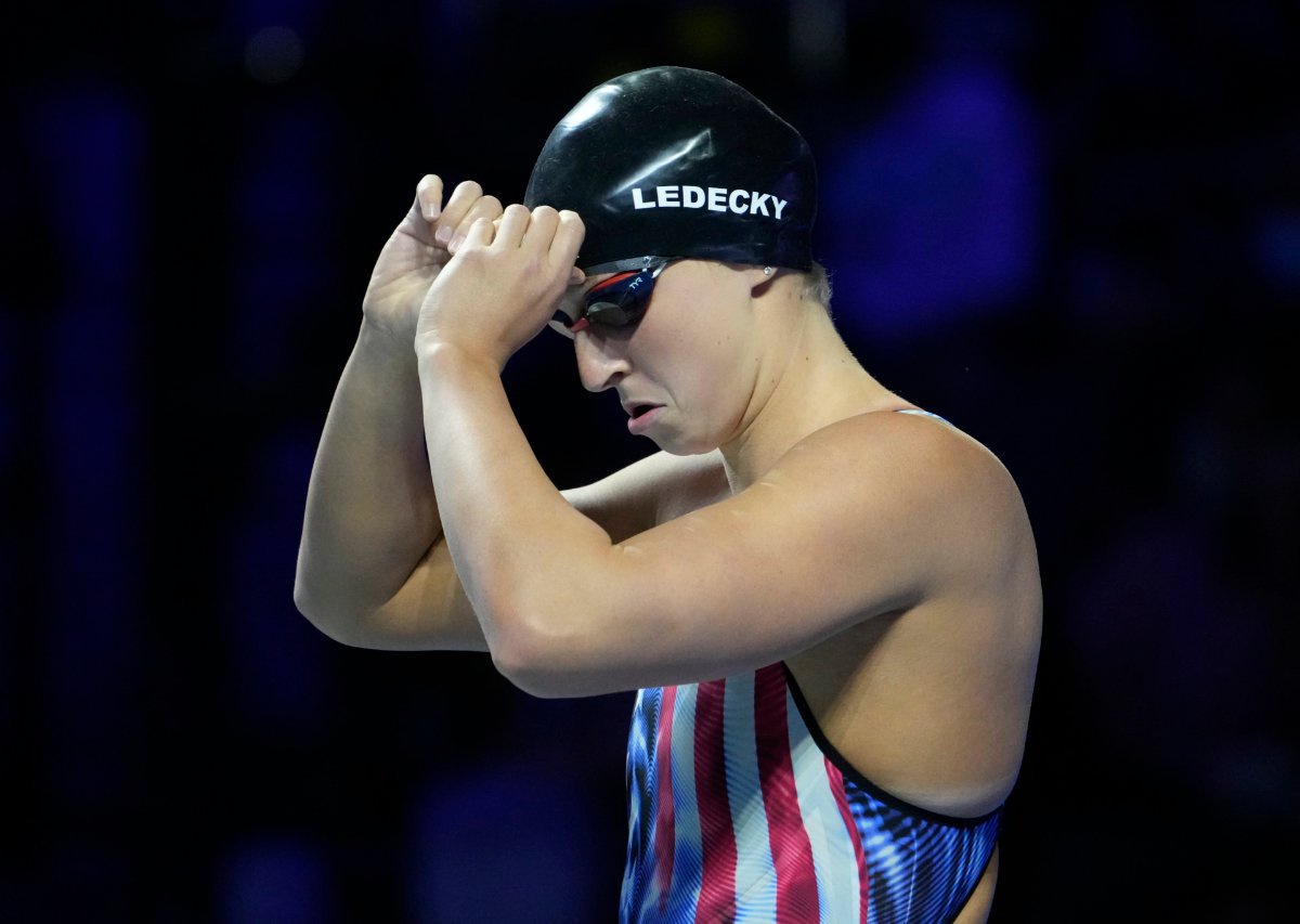 Video Australia Swim Coach Goes Bananas After Ariarne Titmus Beats Katie Ledecky For Olympics Gold Opera News