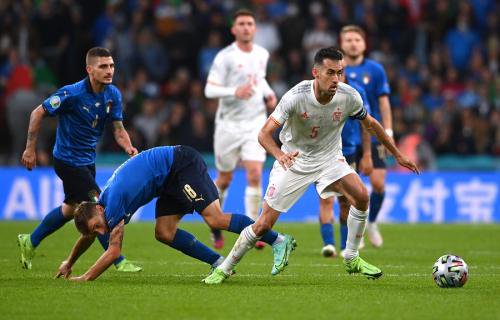 Italia vs Spanyol (Foto: Reuters)