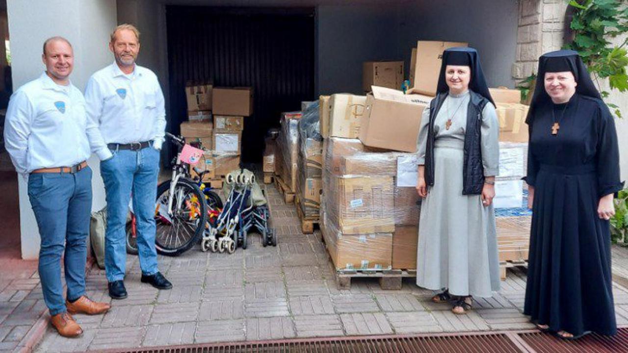 Goliath-Erfinder stellten in der Ukraine ihr Projekt vor und brachten Hilfsgüter mit
