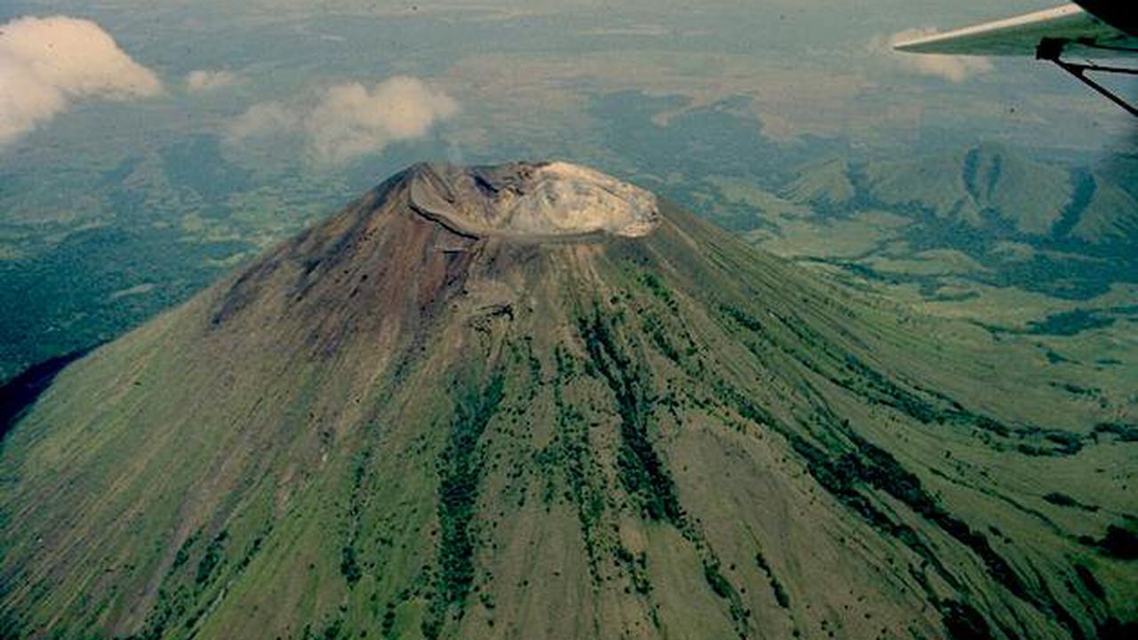 Iceland volcano erupting just 8 months after last event