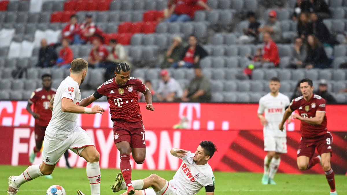 Футбол лига. Бавария 30 : 0. Кельн прямая. 24 бавария - арсенал - 1:0. Футбольное поле.