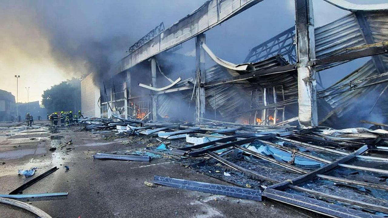Ukraine Moskau bestreitet Angriff auf Einkaufszentrum in Krementschuk