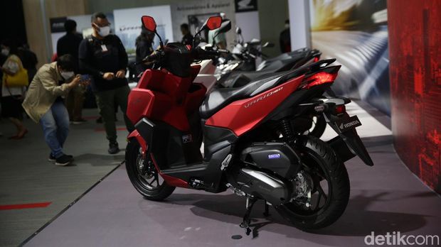 PT Astra Honda Motor merilis motor skutik terbaru andalannya Honda Vario 160, Rabu (2/2/2022). Skutik ini mendapat pembaruan dari segi fitur, rangka eSAF, desain, dan juga mesin ESP+.