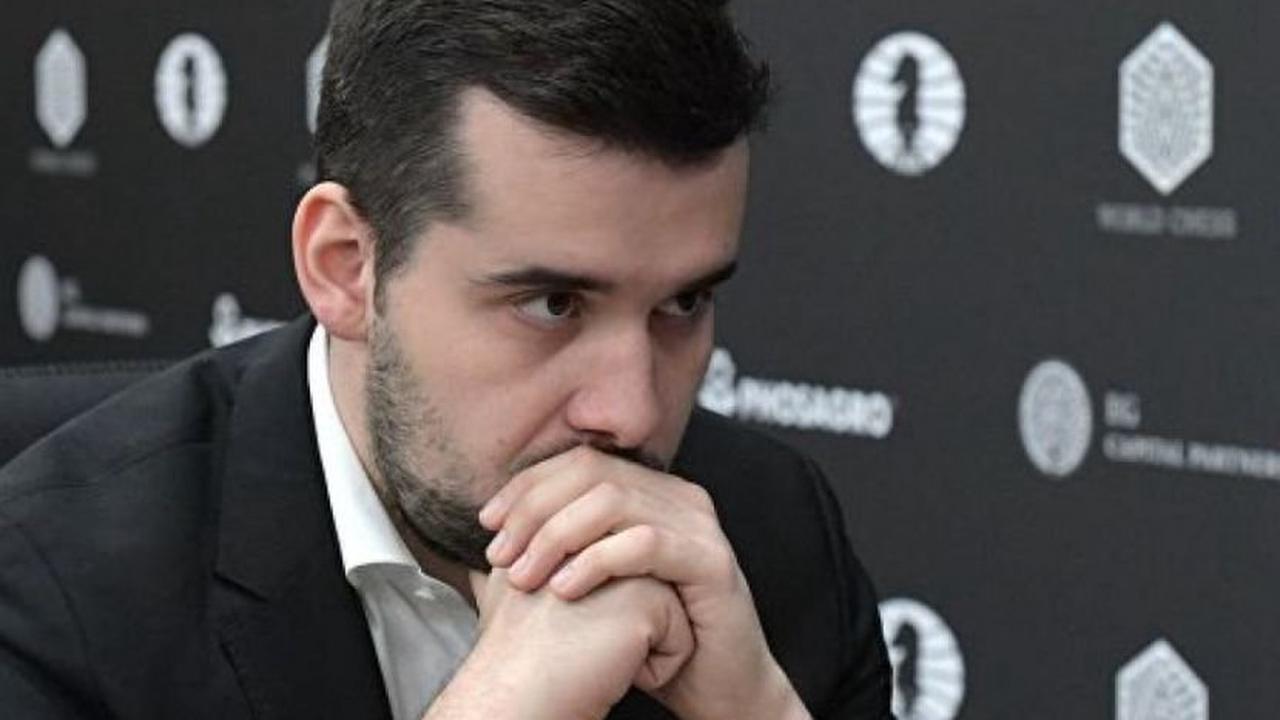Непомнящий проиграл Карлсену в восьмой партии матча за мировую шахматную корону