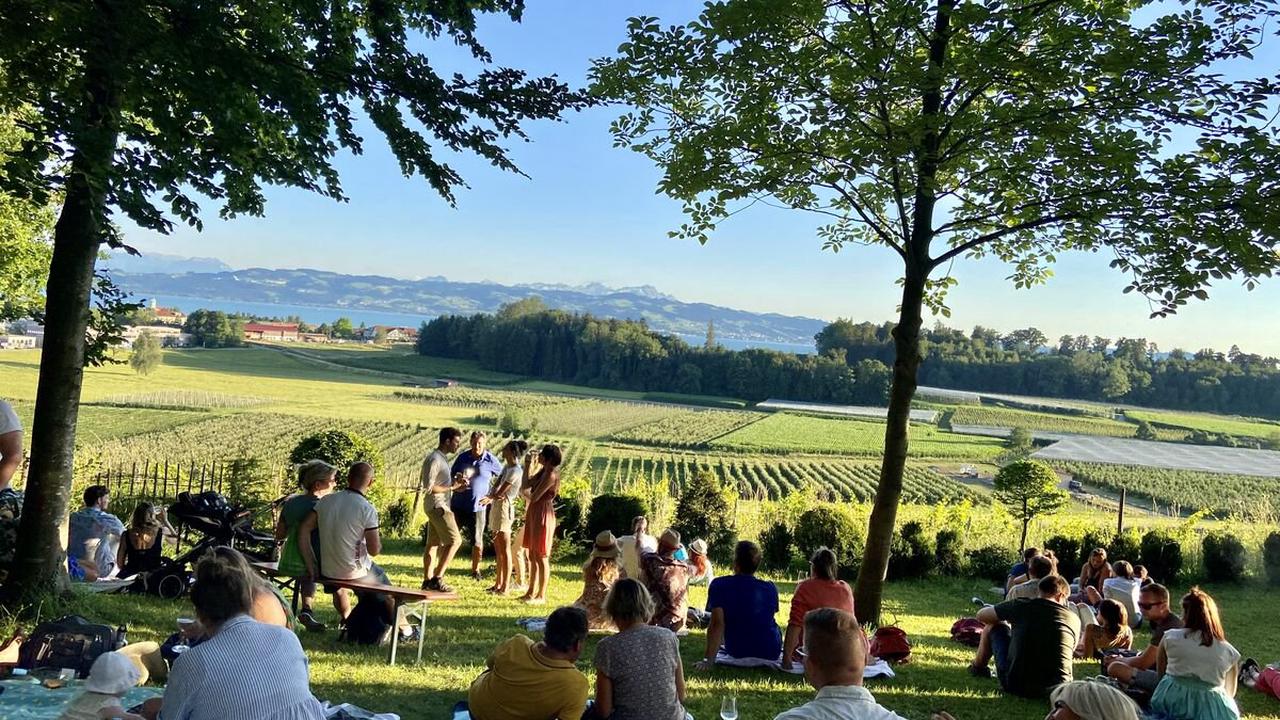 Zum 20. Mal: Das Winzerfest "Komm und See" 2022 am Bodensee: Zahlreiche Gäste feiern bei tollem Wetter - Lindau