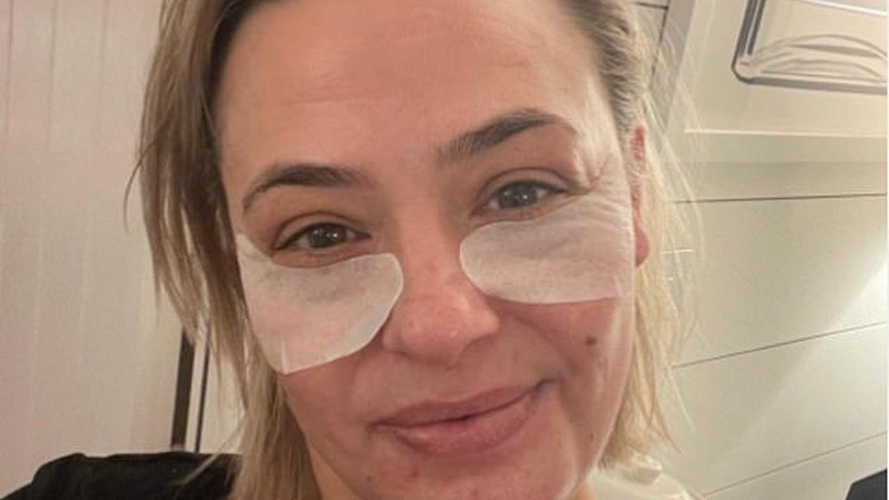 'Chilled vibes!' Lisa Armstrong goes make-up free and sports under eye masks as she enjoys a cosy pampering session at home