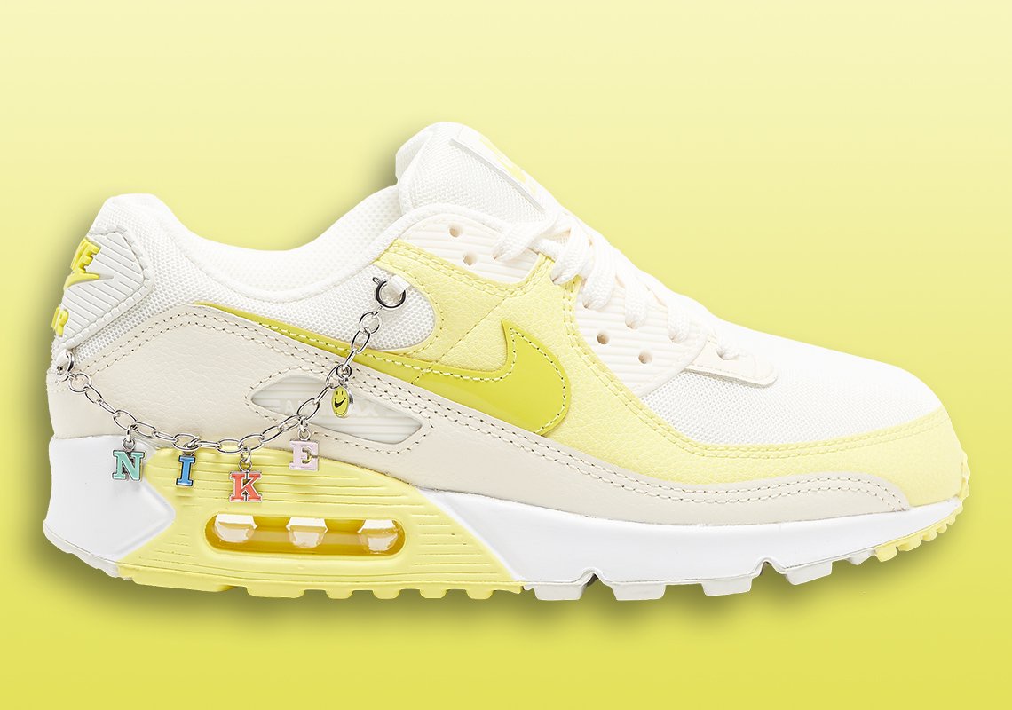 nike air max 90 with bracelet charms