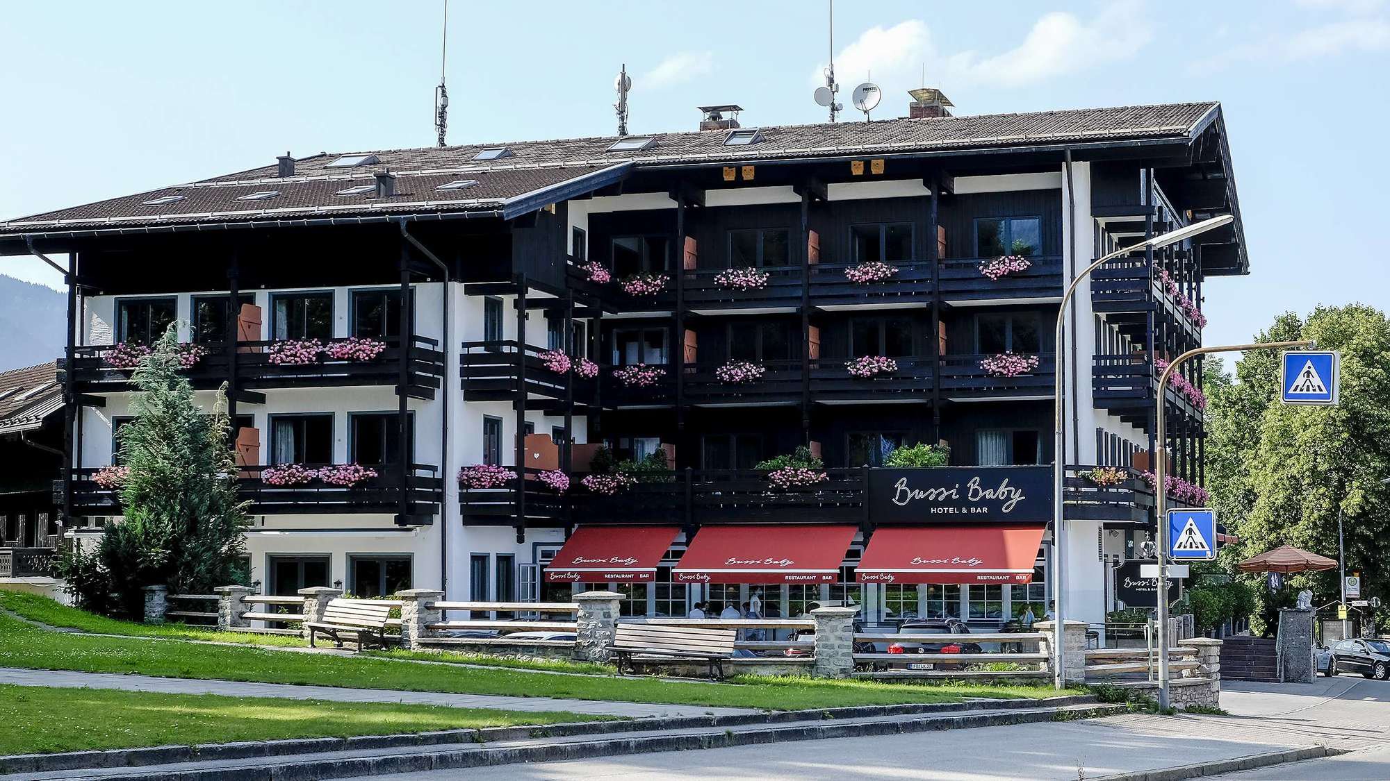 Korbinian Kohler Mit Neuen Planen Sauna Und Poolfreuden Im Bussi Baby Opera News