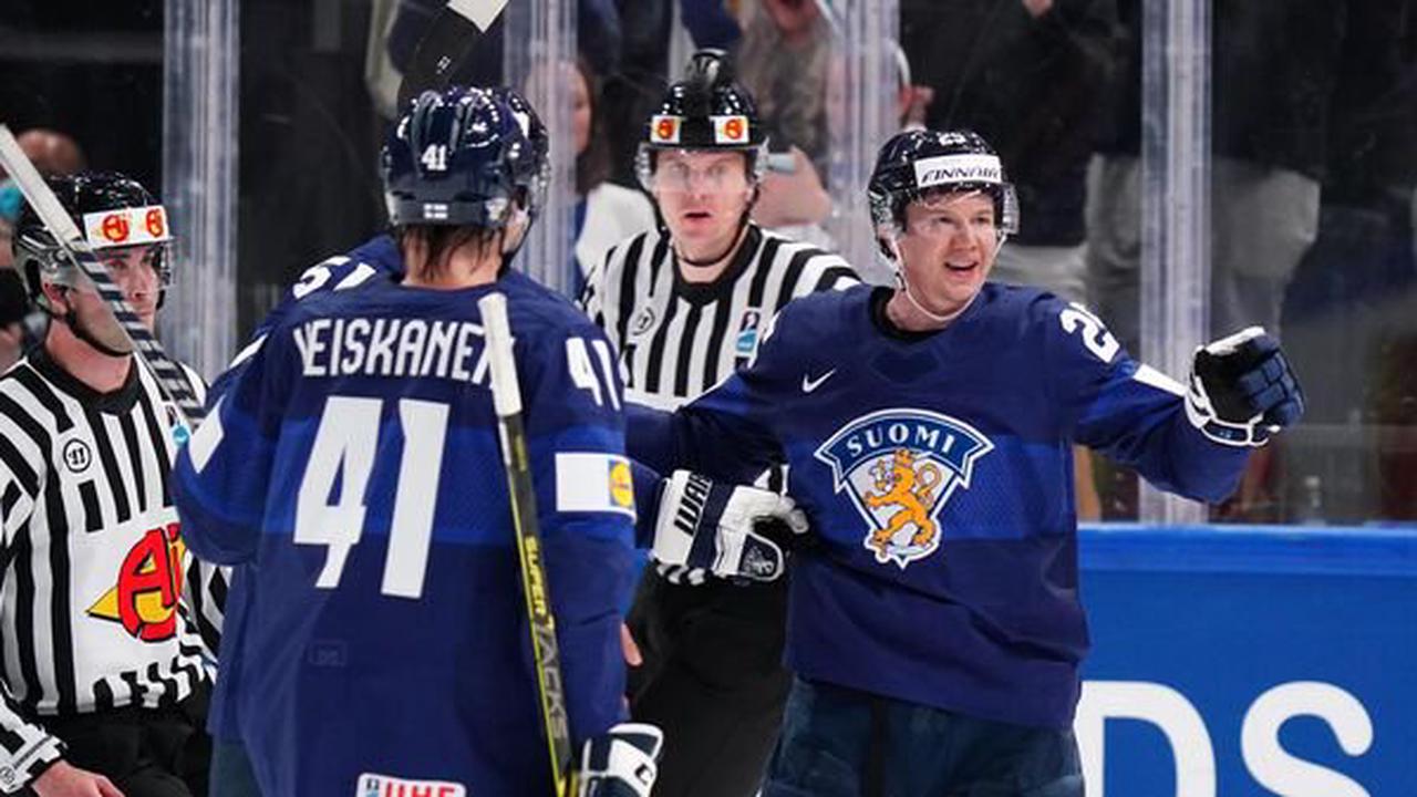 Сборная Финляндии вышла в полуфинал домашнего чемпионата мира по хоккею