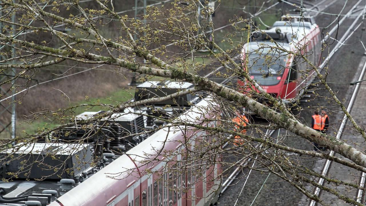 Unwetter in NRW: Welche Züge sind betroffen? Verspätungen und Ausfälle