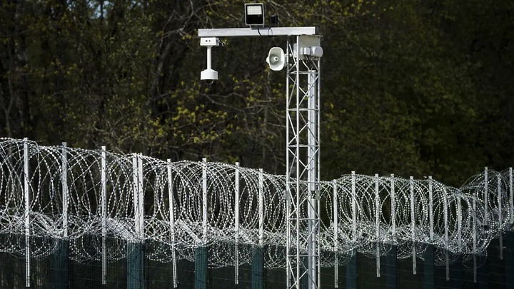 "Menschen fernhalten": Finnland errichtet 200 Kilometer Zaun an Grenze zu Russland