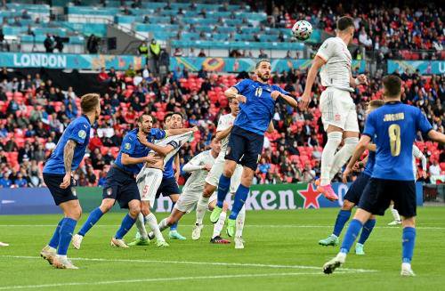 Italia vs Spanyol (Foto: Reuters)