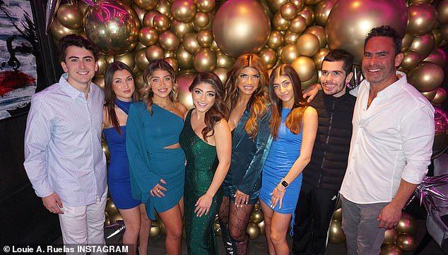 Teresa Giudice 49 Wishes Her Mini Me Daughter Milania Giudice A Happy 16th Birthday After Throwing Her A Party We All Love You Opera News