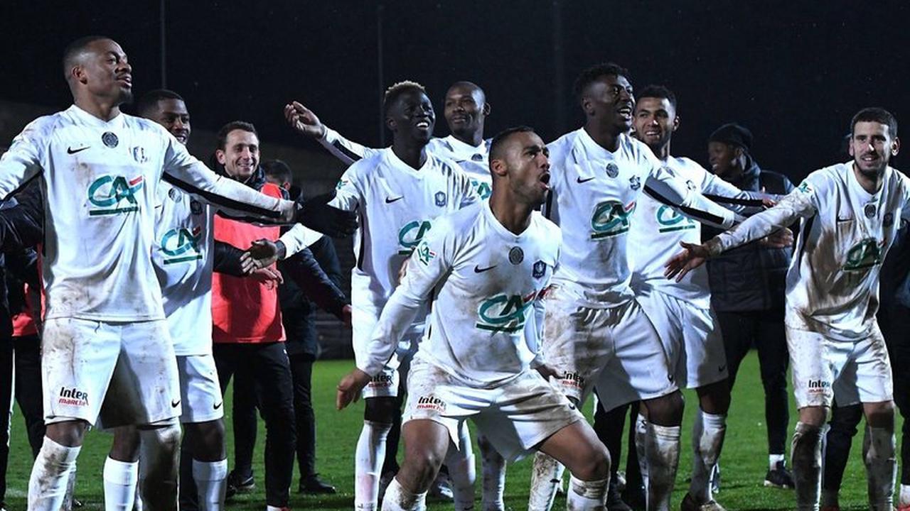 Football (Coupe de France) : Lens (L1) pour Poitiers et  Chartres (N2) pour Chauvigny
