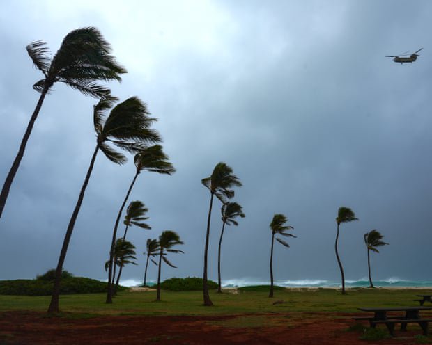 Hurricane Lowell brings threat of floods, mudslides and tornadoes to Hawaii