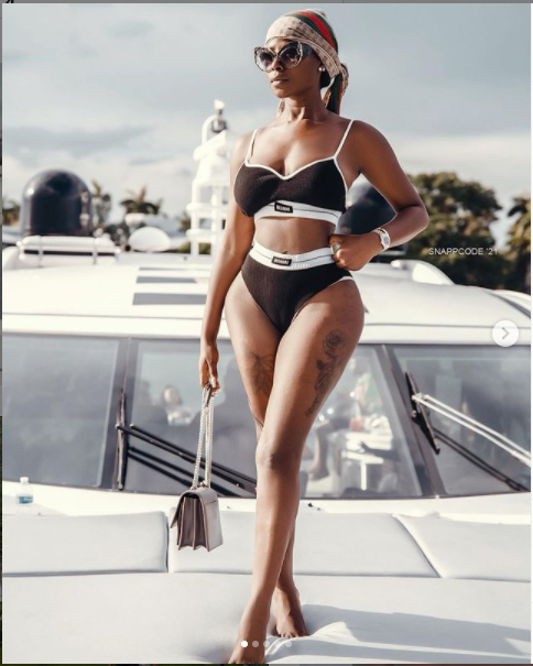 Reality star, Khloe flaunts her banging body as she poses on a Yacht (Photos)