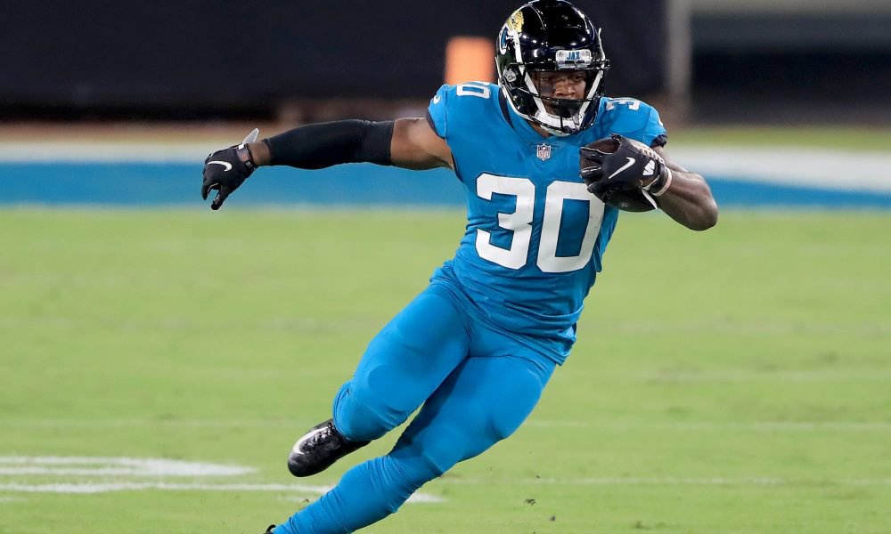 Jaguars Rb James Robinson Promised To Sign Fan S Old Jerseys After He Switched His Number From 30 To 25 Opera News