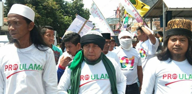 Pendukung Jokowi Asal Cirebon Siap Pasang Badan