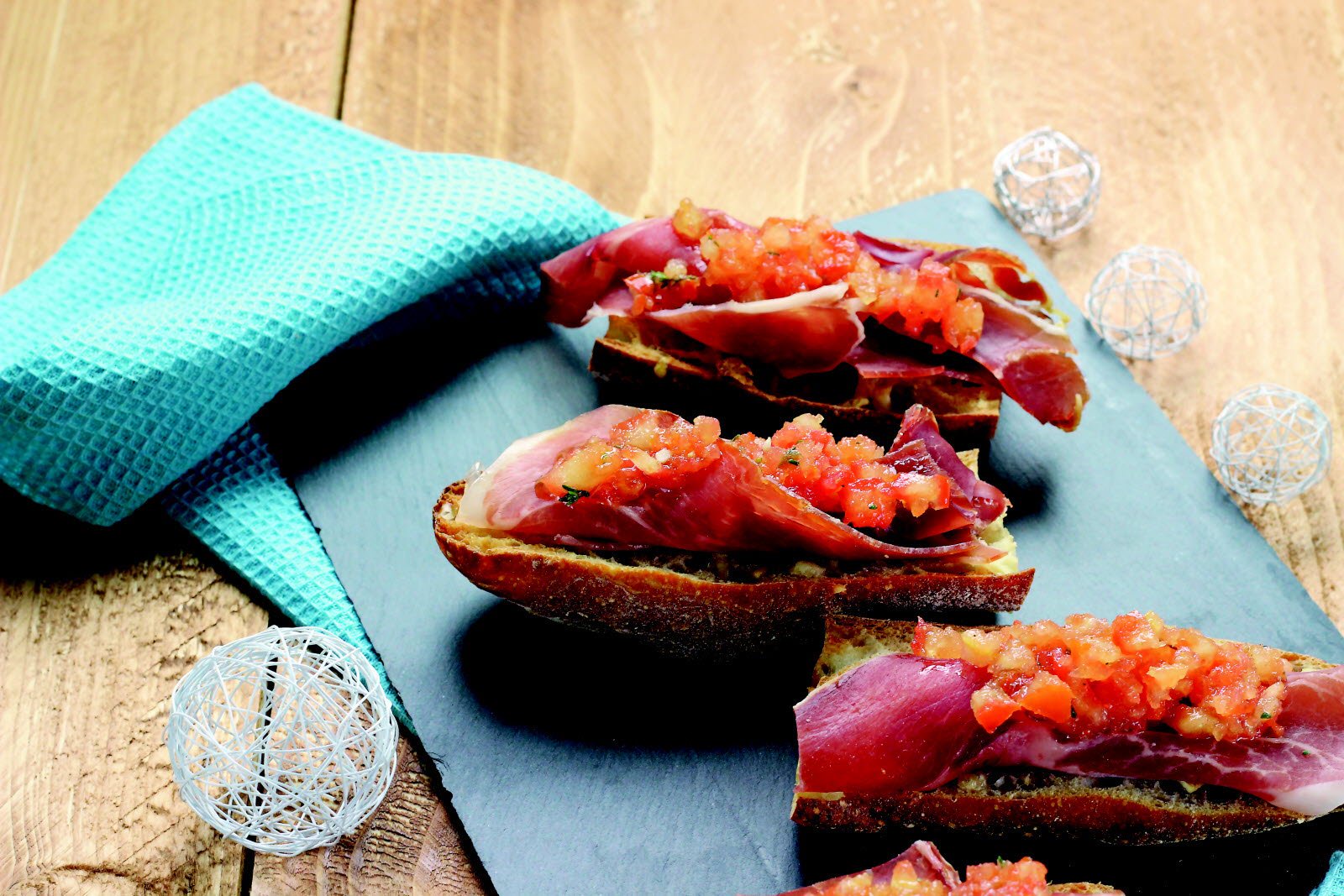 Des Delicieuses Bruschettas De Jambon De Savoie En 15 Minutes Opera News
