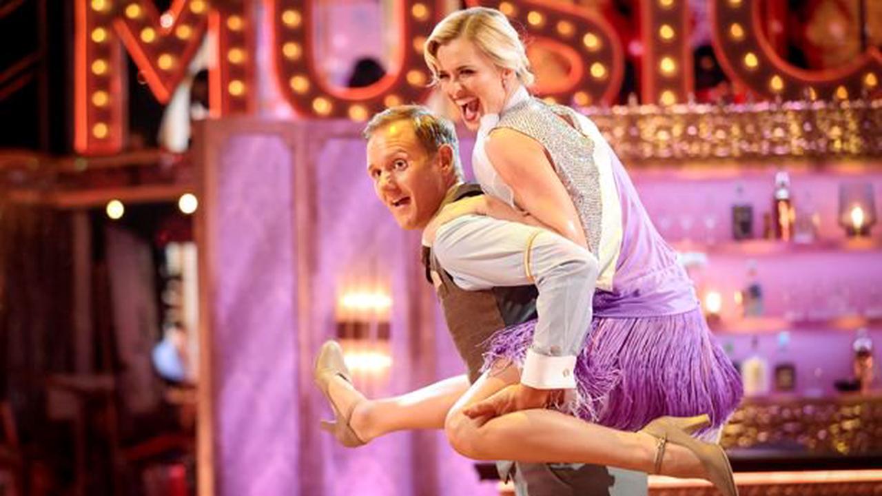 What time is Strictly Come Dancing on tonight and what are the couples' routines?