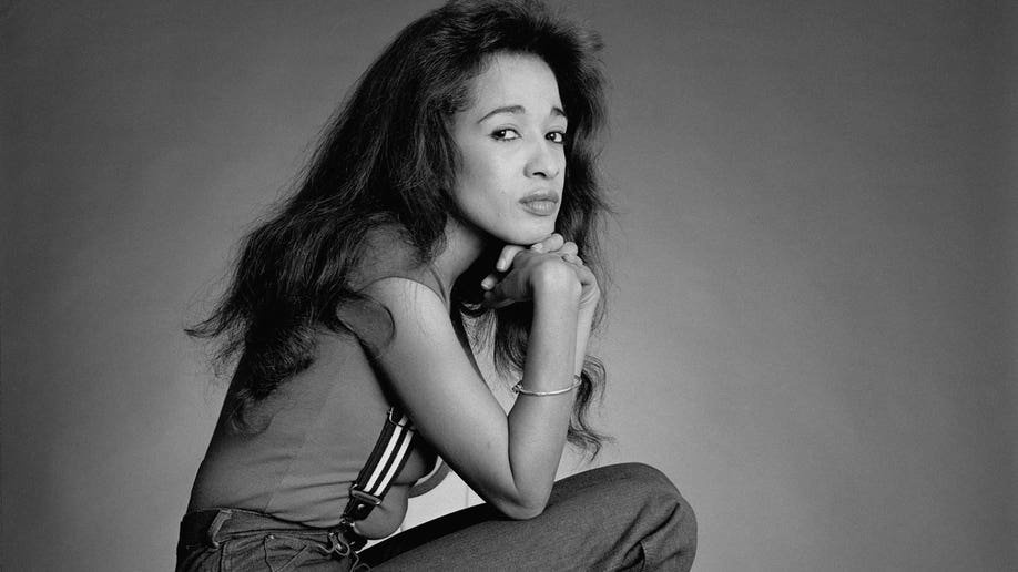 Ronnie Spector: Celebrities react to '60s icon's death
