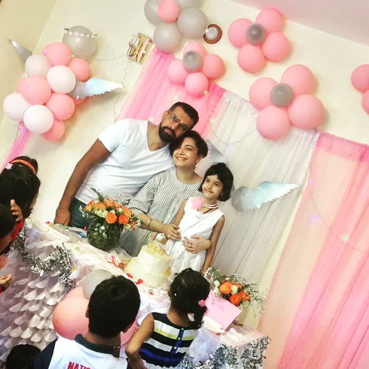 Anjlee with her daughter