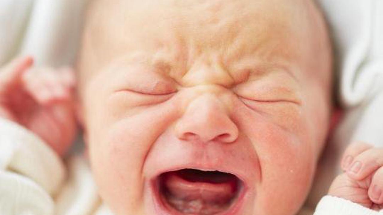 Allaitement : "beaucoup trop d'opérations du frein de la langue", s'inquiètent les pédiatres