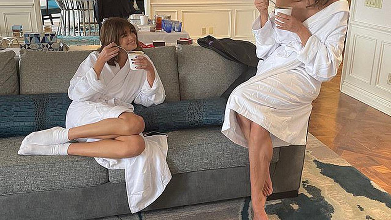 Kaia Gerber and her mother Cindy Crawford relax in robes on a trip to San Francisco together... after Kaia splits from her boyfriend Jacob Elordi