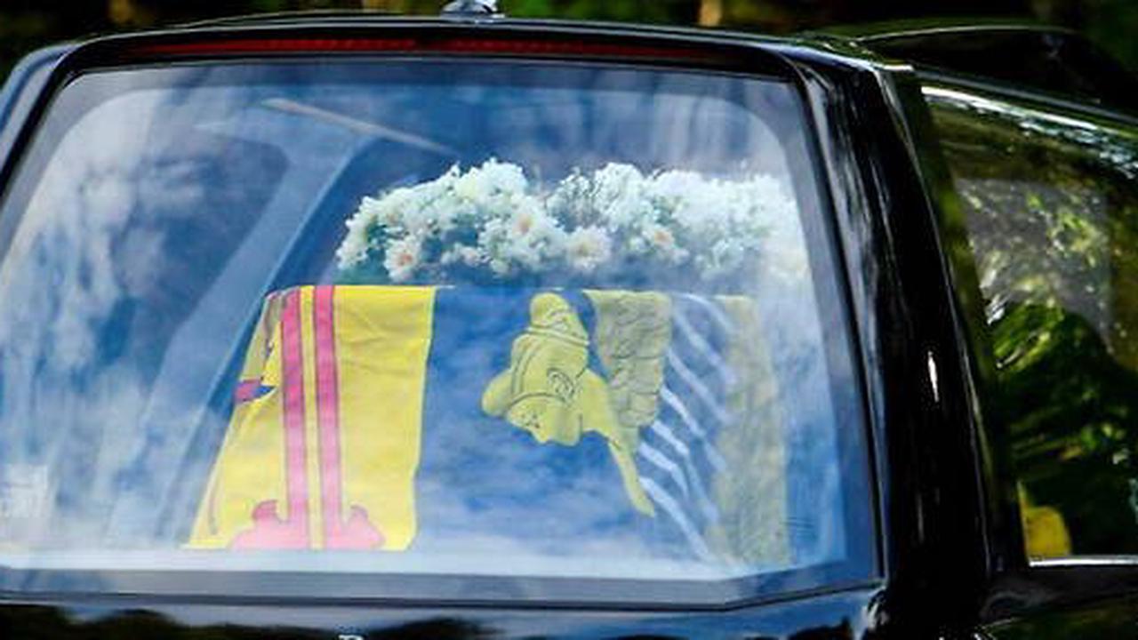 Mort d’Elizabeth II : le cercueil de la reine quitte le château de Balmoral