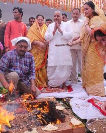 Dimple Yadav MIL, Akhilesh Yadav Stepmother, Mulayam Second Wife