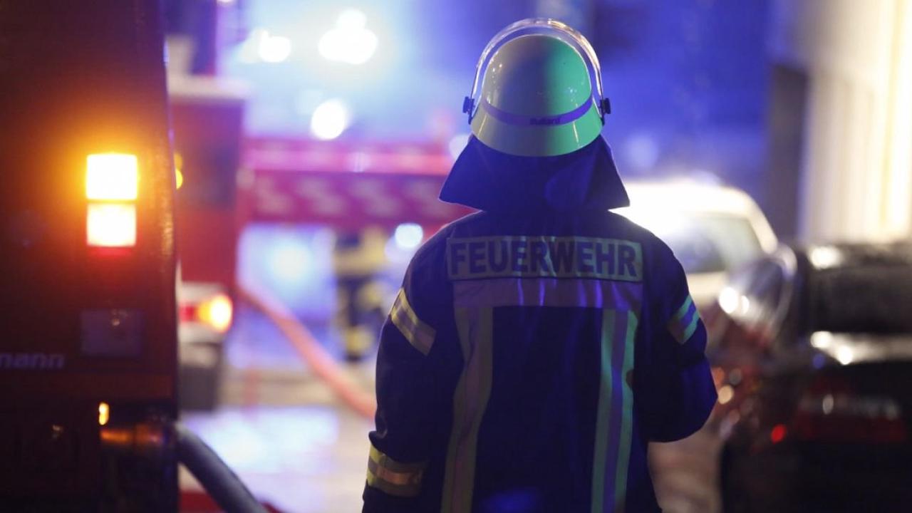 Blaulichtreport für Sankt Augustin, 03.07.2022: Freiwillige Feuerwehr Sankt Augustin stellt Begleitfahrzeug für CSD-Parade + + + Einheit Buisdorf unterstützt Verband der Feuerwehren NRW