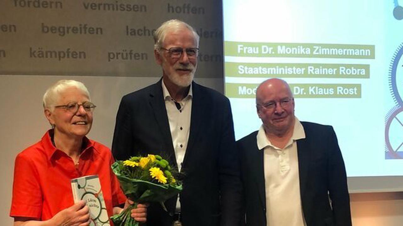 Alles frei erfunden : Monika Zimmermann stellt neues Buch in Berlin vor