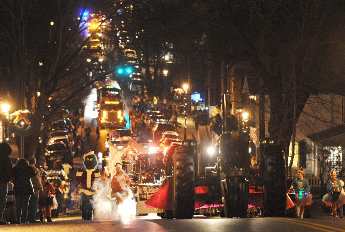 Abingdon Christmas Parade 2022 Christmas Parade Returns To Abingdon On Dec. 4 After Being Canceled Last  Year - Opera News