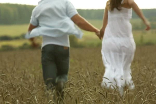 ishq gets fever mother of 8 children absconds with lover