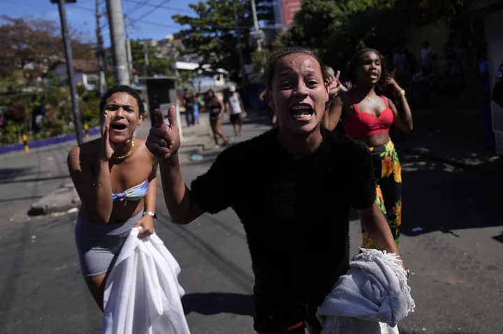 Favela massacre in Brazil leaves at least 18 dead (photos)