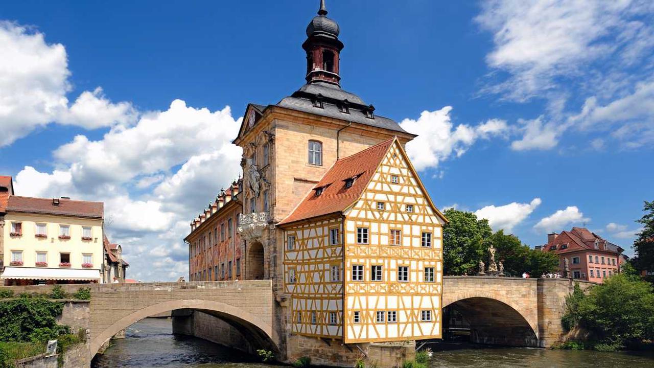 Bam­berg: Mil­lio­nen-För­de­rung für Altes Rat­haus und ehe­ma­li­ge Prop­stei St. Getreu