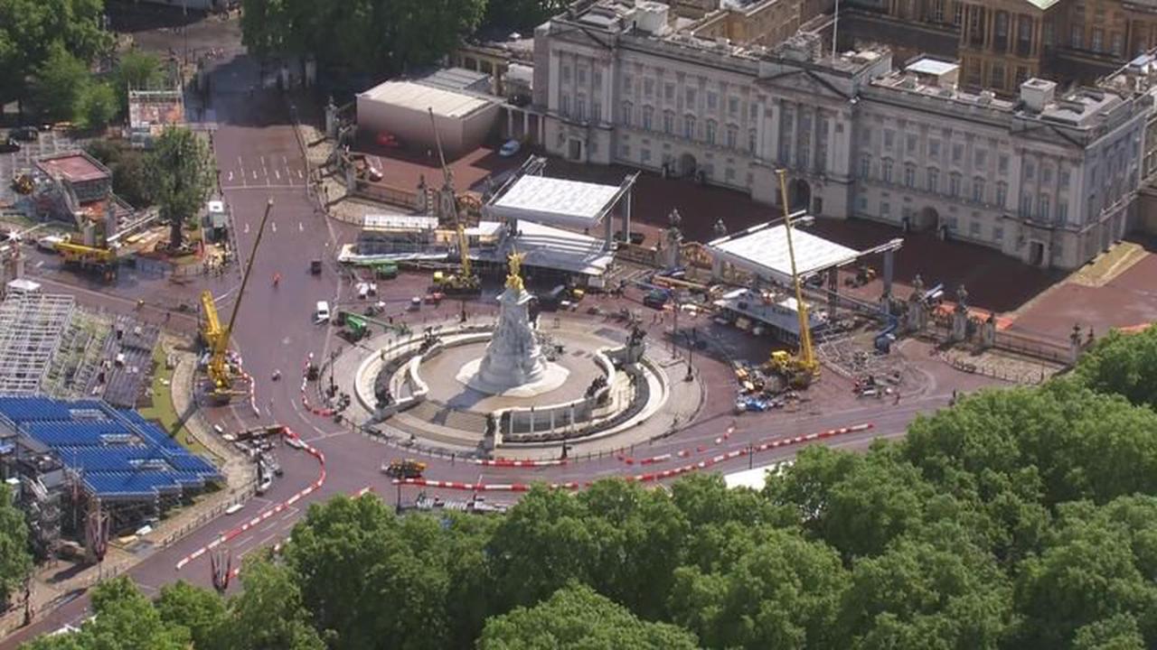 Buckingham Palace 'should be open all year to pay for its upkeep'