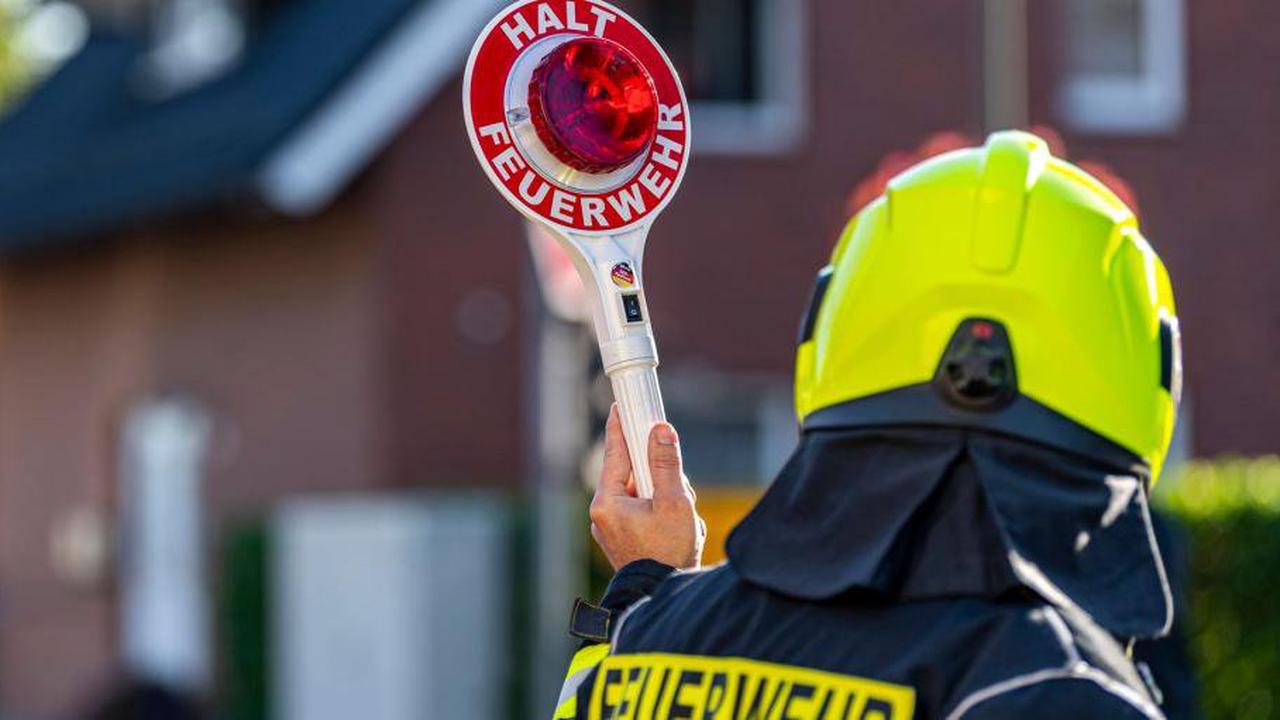 Ostfriesland Feuerwehrmann bei Sturz in Kellerloch schwer verletzt